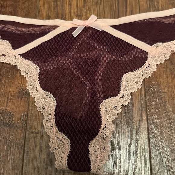 NWT- Victoria’s Secret Thong- Small - Picture 2 of 6